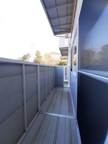 バルコニー　暖かな日差しのふりそそぐバルコニー