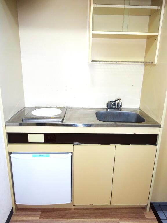 キッチン　IHキッチン、新品ミニ冷蔵庫付