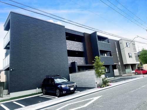 建物外観　積水ハウス施工３階建てマンション『ベレオＣ３』★