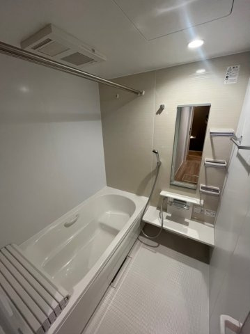 バス・シャワールーム　追い炊き機能付きバスでおすすめ！