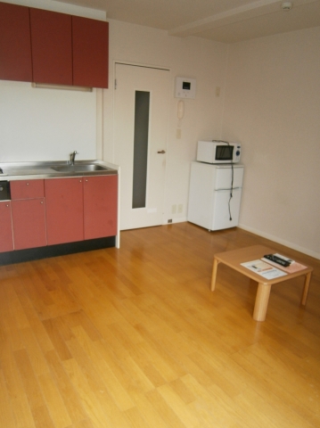 居室・リビング　１Fのダイニングキッチン