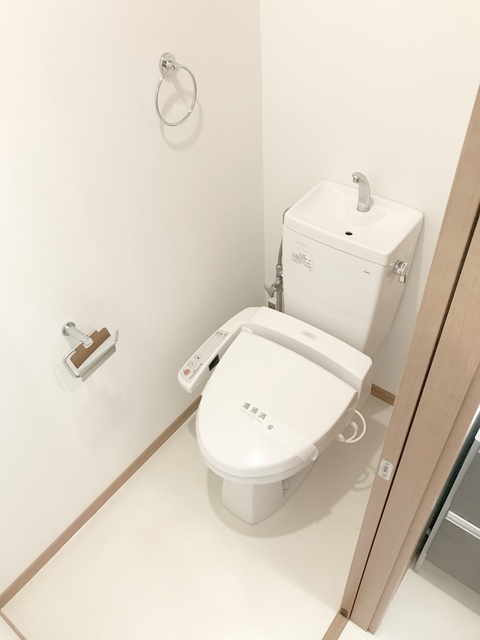 トイレ　※別のお部屋の参考画像です。現況優先。