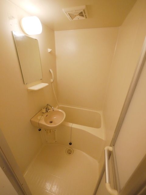 バス・シャワールーム　バス