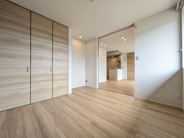 その他部屋・スペース　南側洋室５．８帖