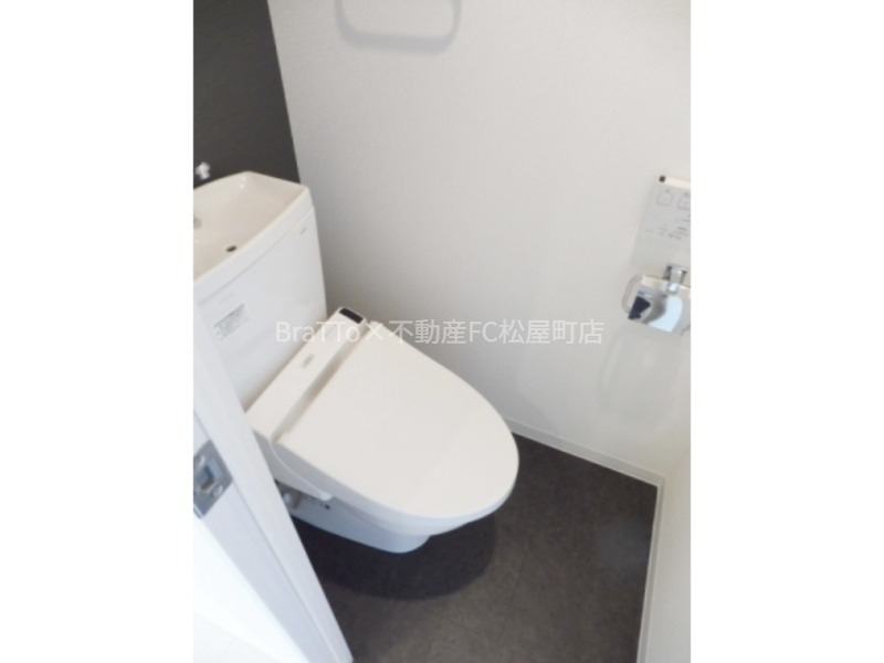 トイレ　トイレ（ウォシュレット付き）