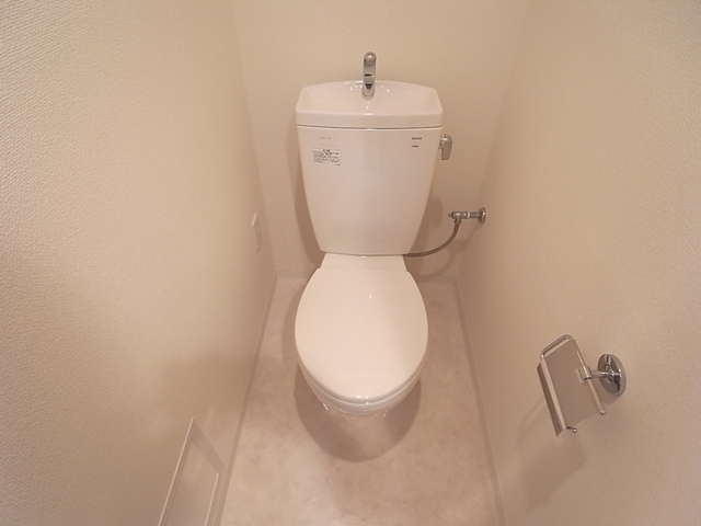 トイレ　参考写真（同建物別部屋のものです）