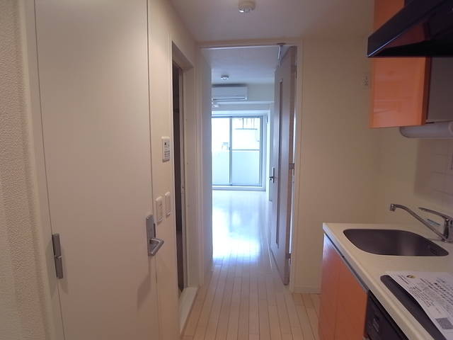 玄関　参考写真（同建物別部屋のものです）