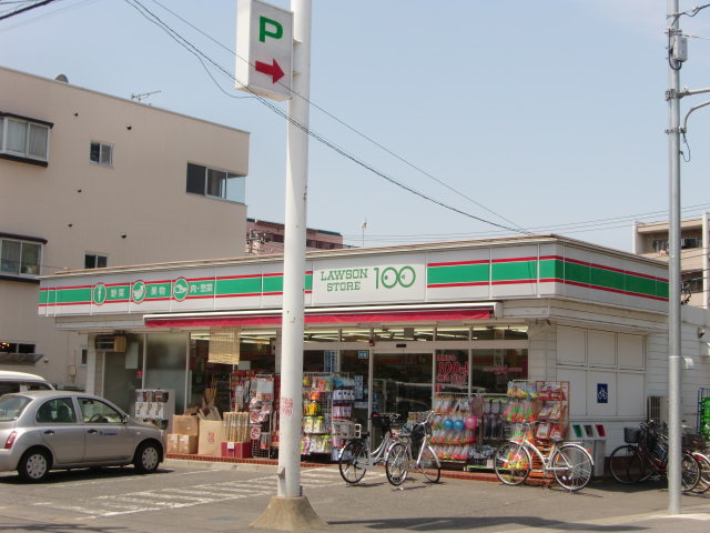 コンビニ　ローソンストア100湊新田2丁目店（コンビニ）まで369m