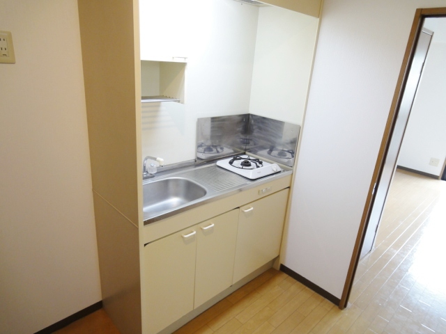 キッチン　同物件別号室