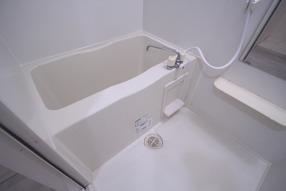 バス・シャワールーム　※別部屋の写真です