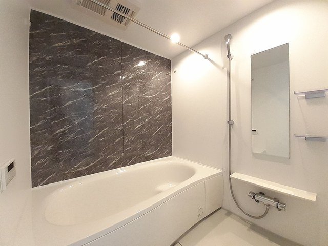 バス・シャワールーム　ゆったり過ごせるお風呂です