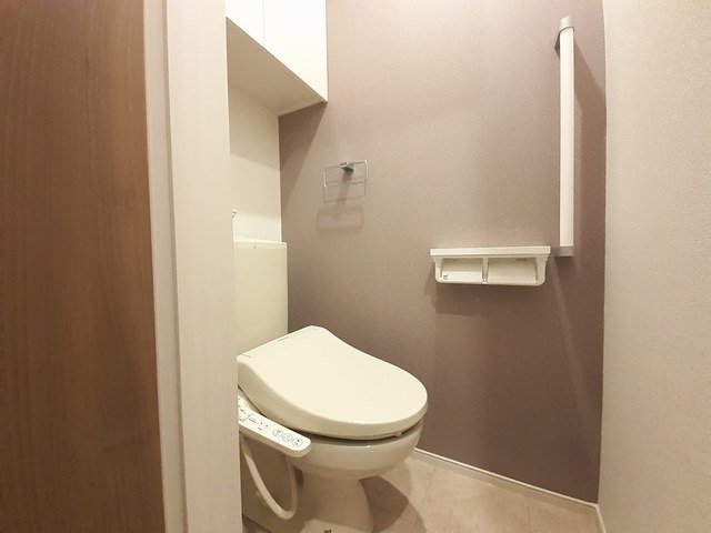 トイレ　落ち着いたトイレです