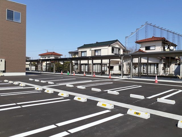 駐車場　駐車場に車を止められます