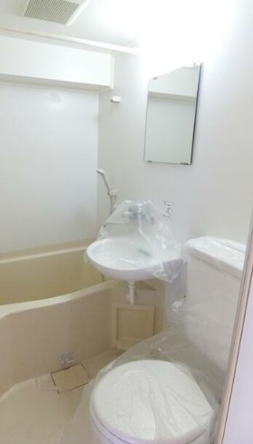 トイレ　別号室参考写真です