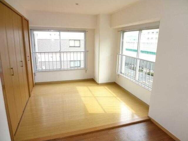 居室・リビング　別号室参考写真です