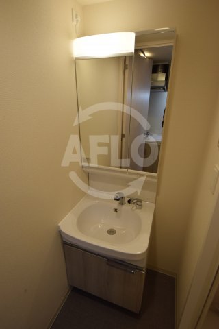 洗面設備　プレサンス谷町九丁目駅前　独立洗面台