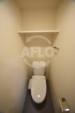 トイレ　プレサンス谷町九丁目駅前　温水洗浄便座