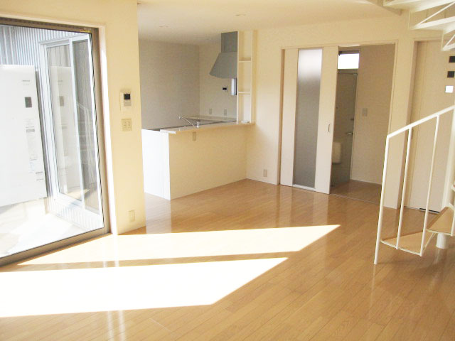 居室・リビング　※写真は同物件の別部屋です