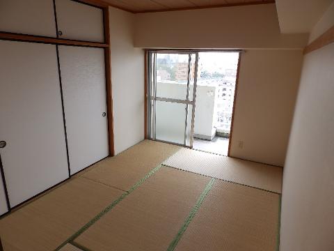 居室・リビング　室内