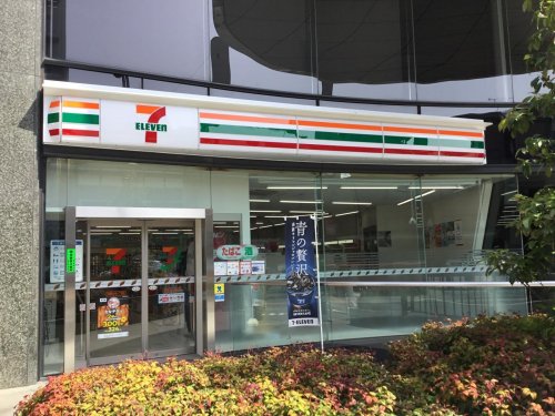 コンビニ　セブンイレブン 台東松が谷1丁目店（コンビニ）まで369m