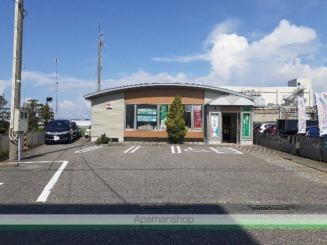 郵便局　新崎駅前郵便局（郵便局）まで750m