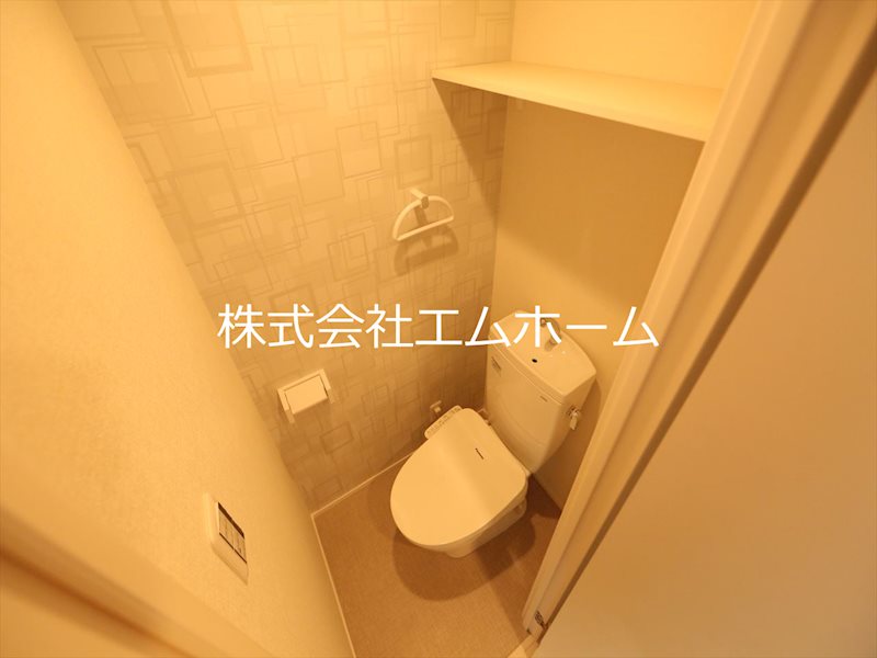 トイレ　温水洗浄暖房便座付トイレ