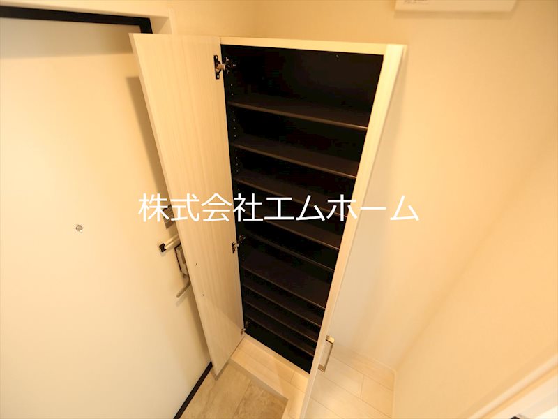 玄関　玄関　トールタイプシューズボックス付(収納充実してます)