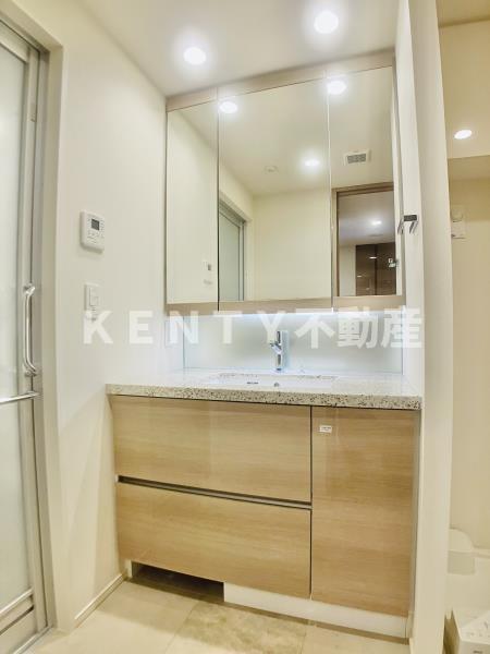 洗面設備　コンパクトで使いやすい洗面所