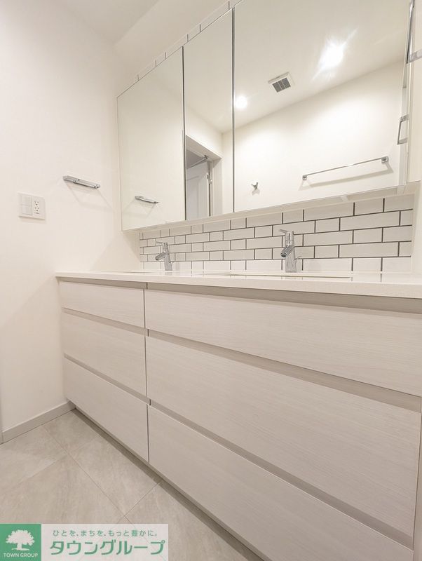 洗面設備　お部屋探しは株式会社　タウンハウジング　までお気軽にお問合…