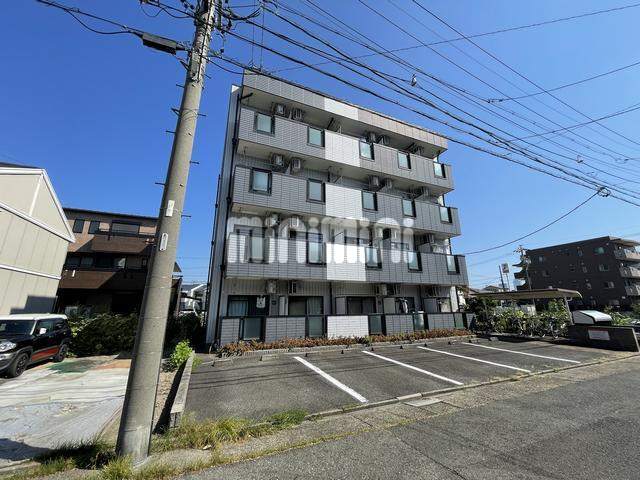 建物外観　タイル張りのマンションです