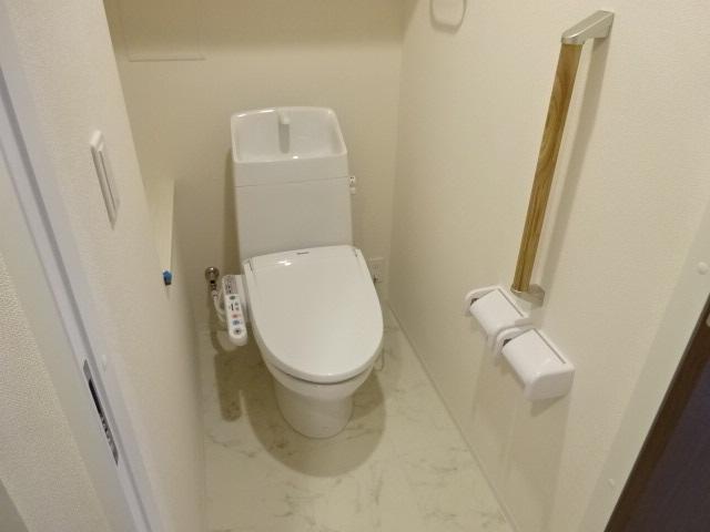 トイレ　シャワー付トイレ