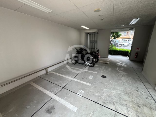駐車場　エステムコート難波IVアトリ　バイク置き場