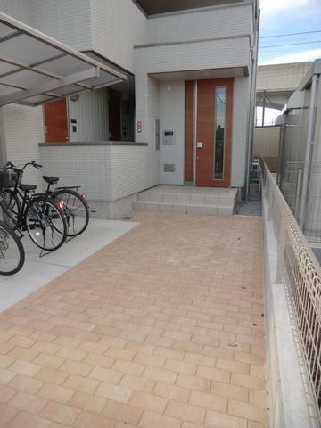 エントランス　お部屋のへのエントランス