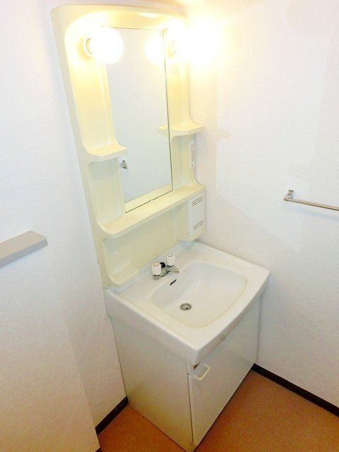 洗面設備　嬉しい独立洗面台