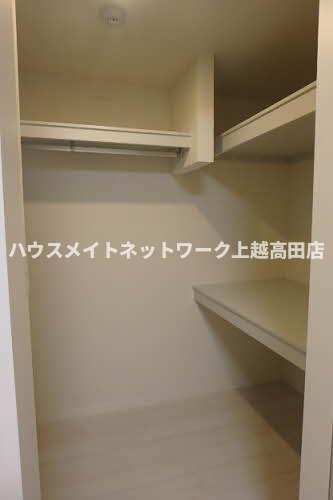 収納　ウォークインクローゼット