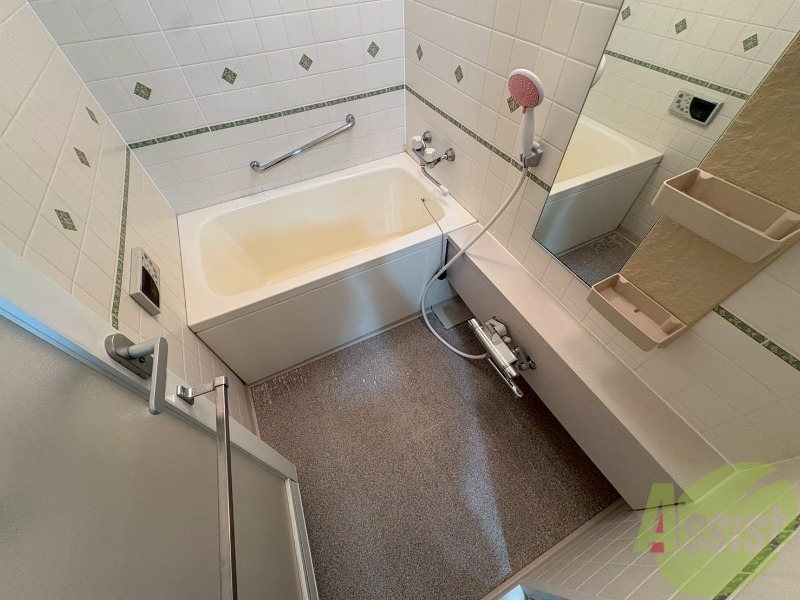 バス・シャワールーム　お風呂になります。一日の疲れを癒してくださいね。