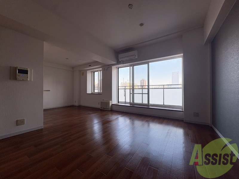 居室・リビング　広々としたリビングですね。使い勝手がよさそうですね！