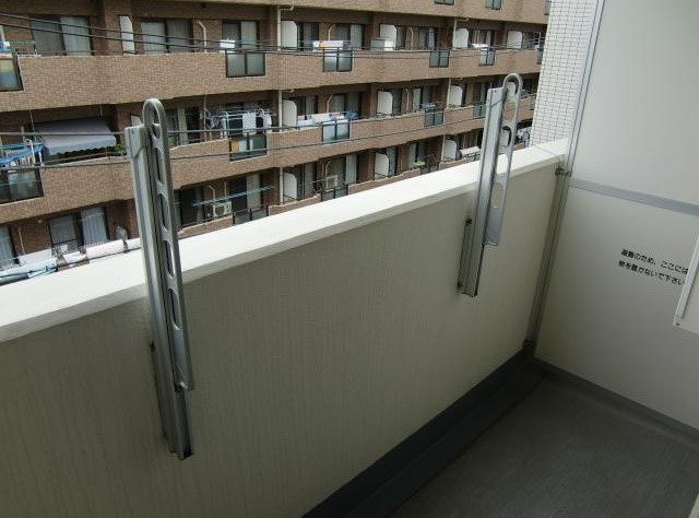 バルコニー　弊社は全物件が仲介手数料半月分+税でご紹介可能です。