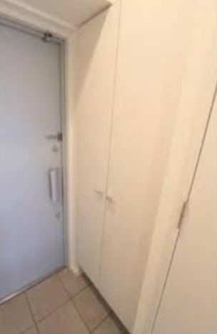 玄関　弊社は全物件が仲介手数料半月分+税でご紹介可能です。