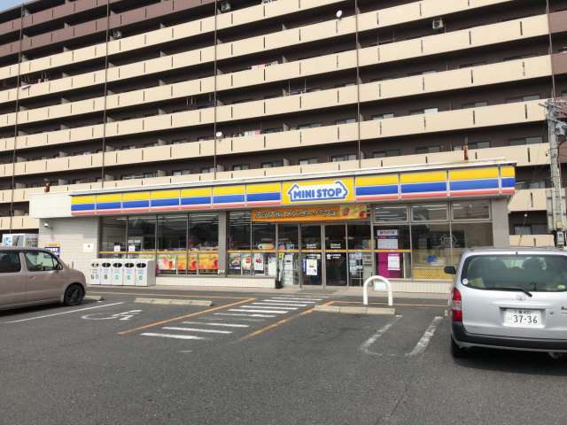 コンビニ　ミニストップ（コンビニ）まで151m