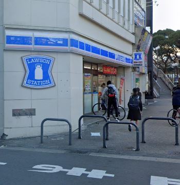 コンビニ　ローソン（コンビニ）まで359m