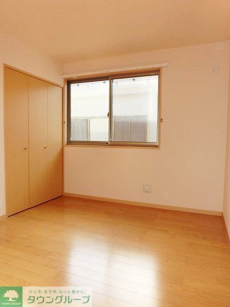 居室・リビング　収納がある洋室