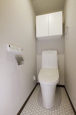 トイレ　※写真は同タイプ住戸です。