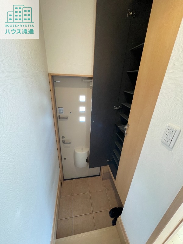 玄関　※別号室反転タイプ