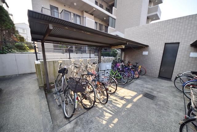 その他共有部分　屋根付き駐輪場