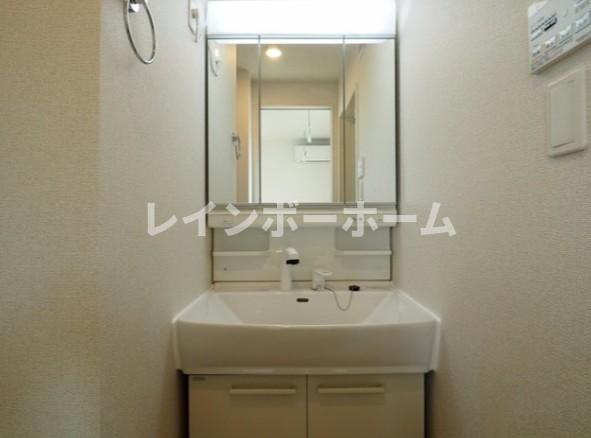 洗面設備　忙しい朝には欠かせない洗面所です