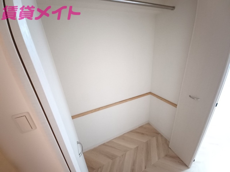 収納　同型参考写真