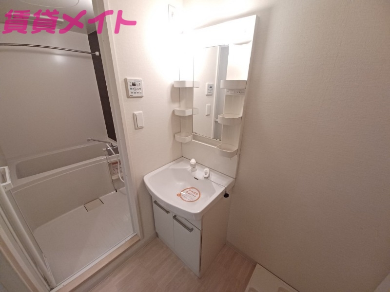 洗面設備　同型参考写真
