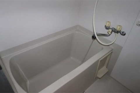 バス・シャワールーム　※写真は同じマンションの違う部屋のものになります。
