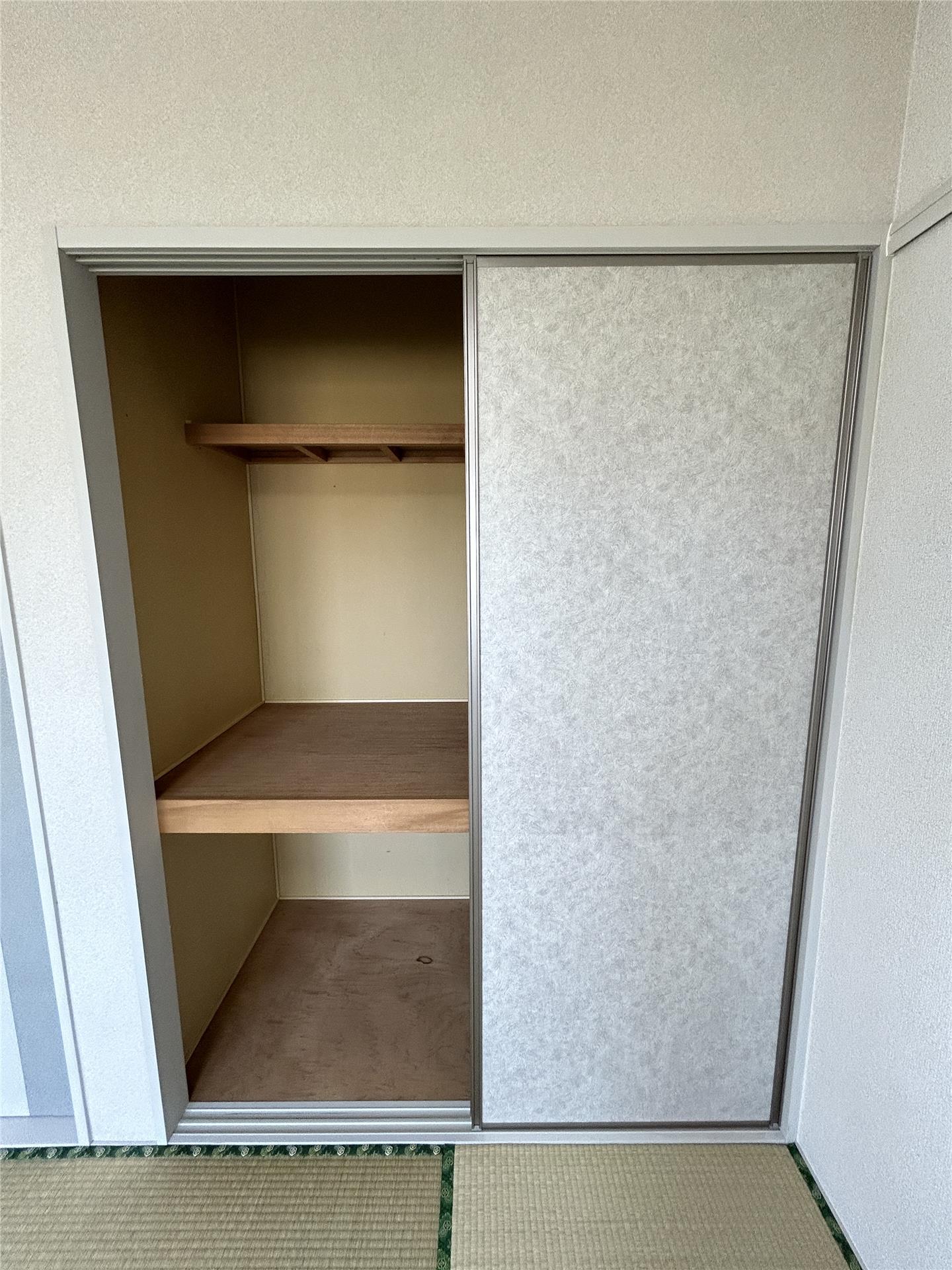 収納　押入
